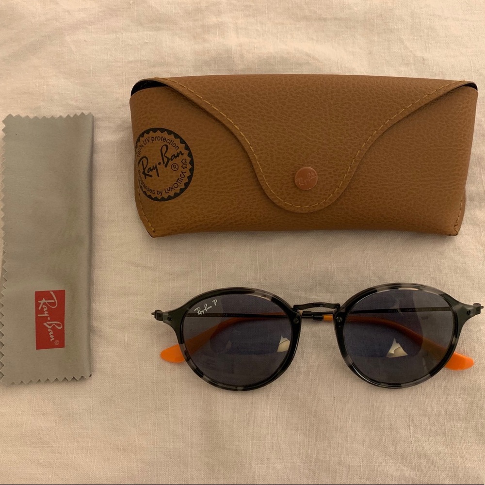 NWOT Ray Ban Polarized Fleck Sunglasses